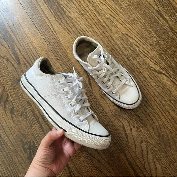Converse White Low-Top Canvas Sneakers for women size 8 - Picture 8 of 9